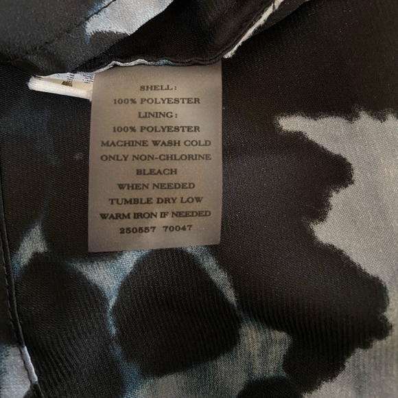 Anne Taylor Shortsleeve Blouse - Picture 4 of 4